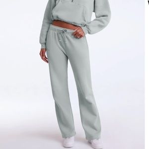 Set active Wide Leg Sweatpants in Rain